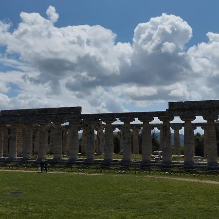 Chiaro Di Luna - Appartamento Luna Crescente Paestum Exteriör bild