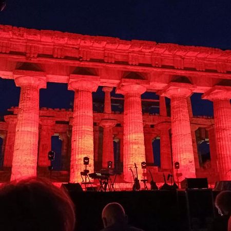 Chiaro Di Luna - Appartamento Luna Crescente Paestum Exteriör bild